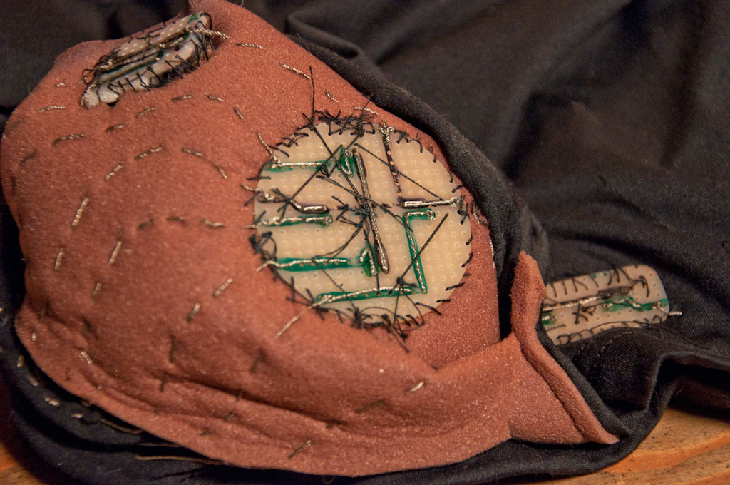 Conductive Thread and Stripboards Inside of Playstation Controller Bro/Mansierre